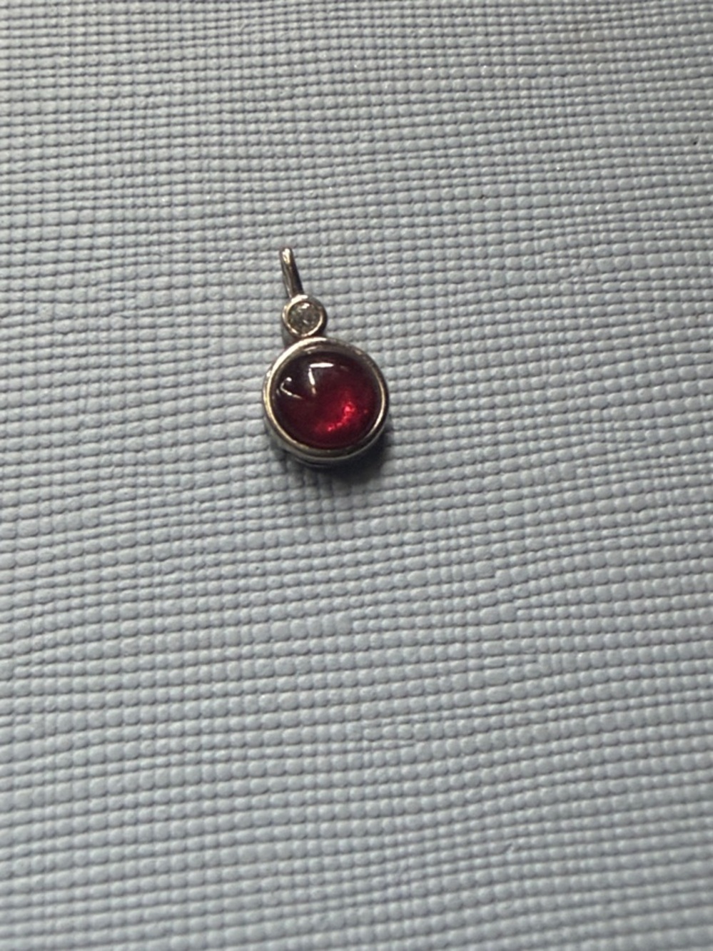925 Sterling Silver Garnet Pendant w/ Natural Diamond